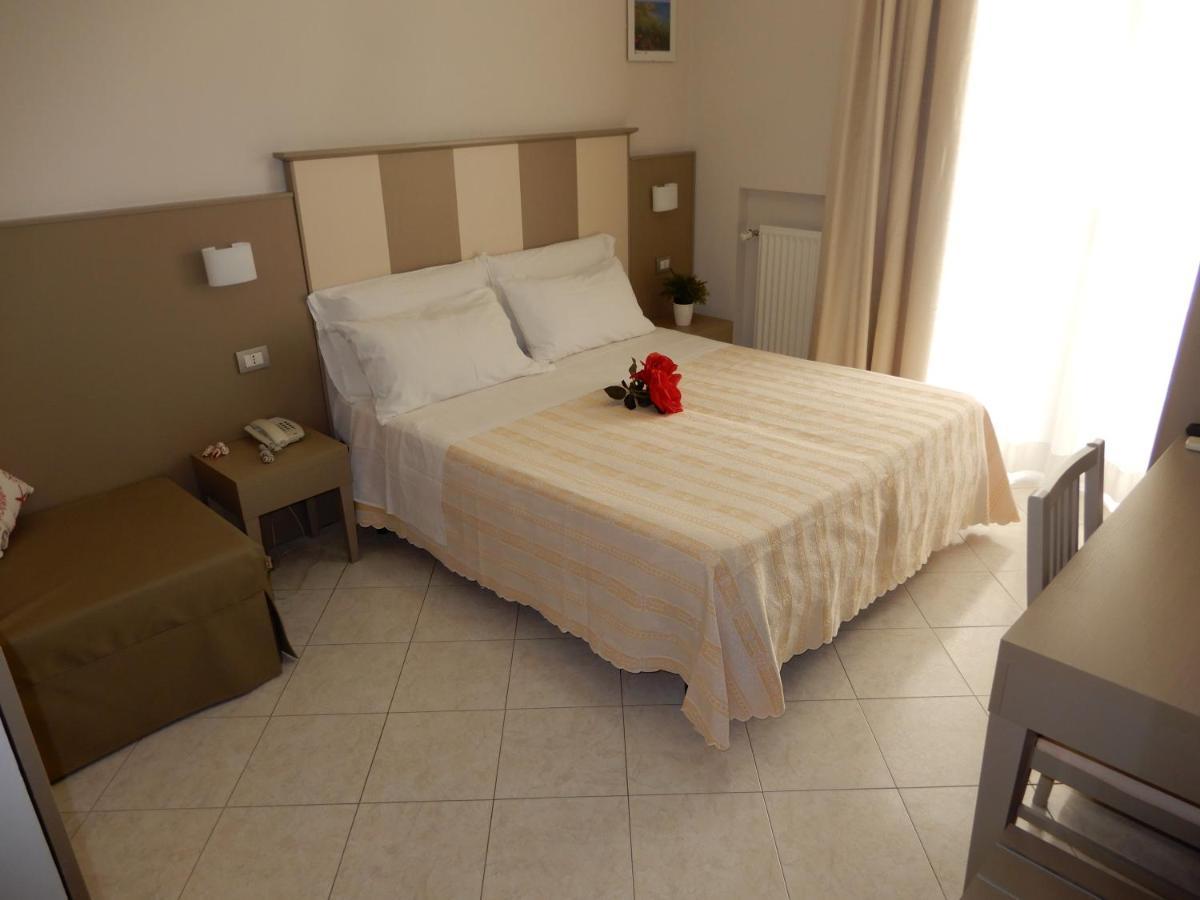 Hotel San Giorgio فاستو المظهر الخارجي الصورة
