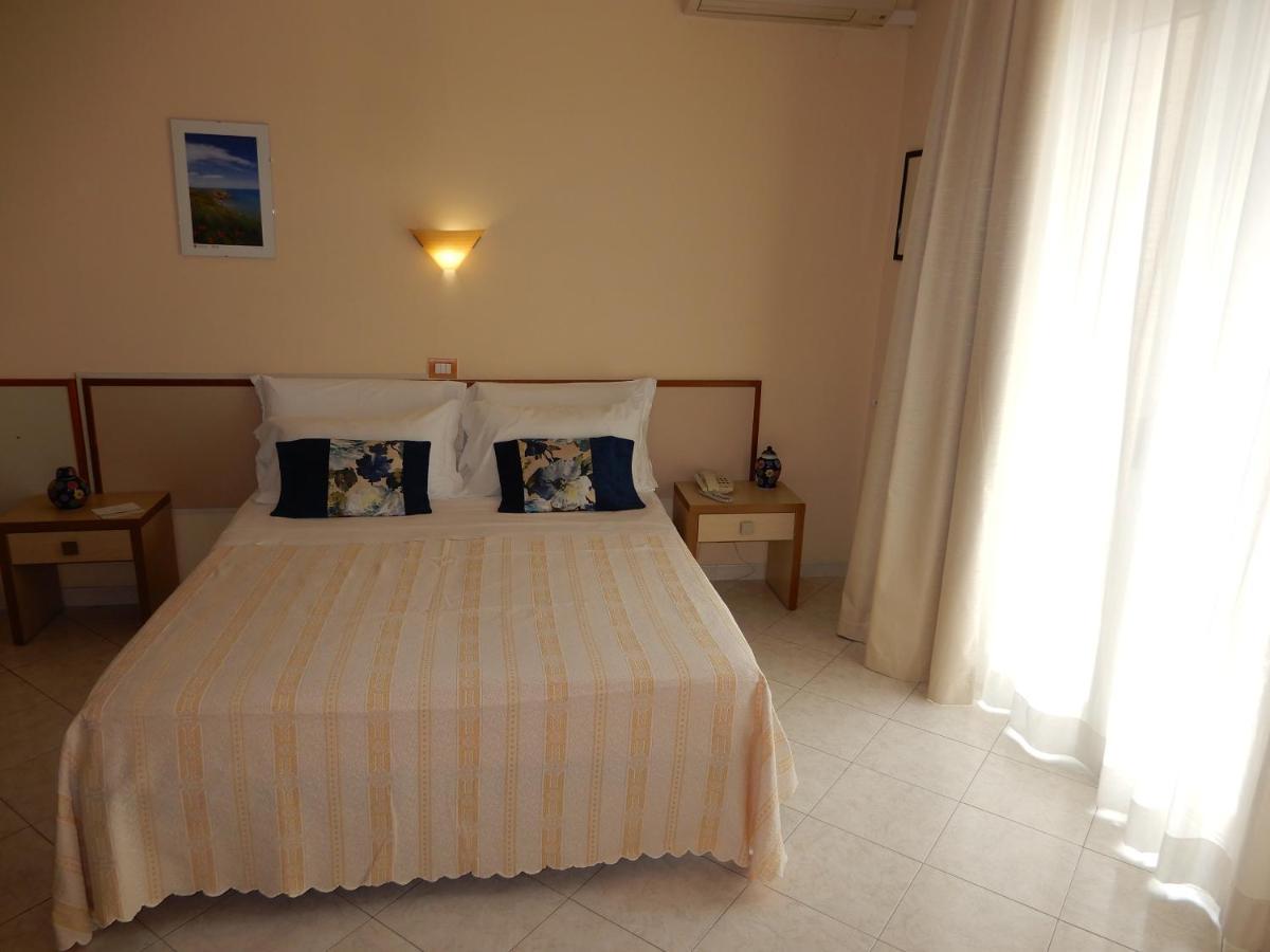 Hotel San Giorgio فاستو المظهر الخارجي الصورة