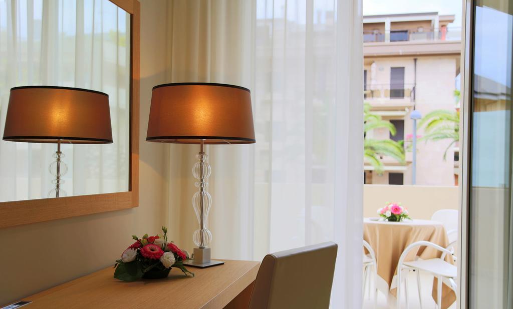 Hotel San Giorgio فاستو الغرفة الصورة